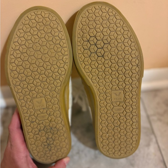 Veja Campo Sneakers in White/Natural - Picture 8 of 12